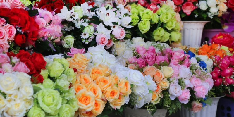 Cómo los transportistas reparten amor con millones de flores en San Valentín