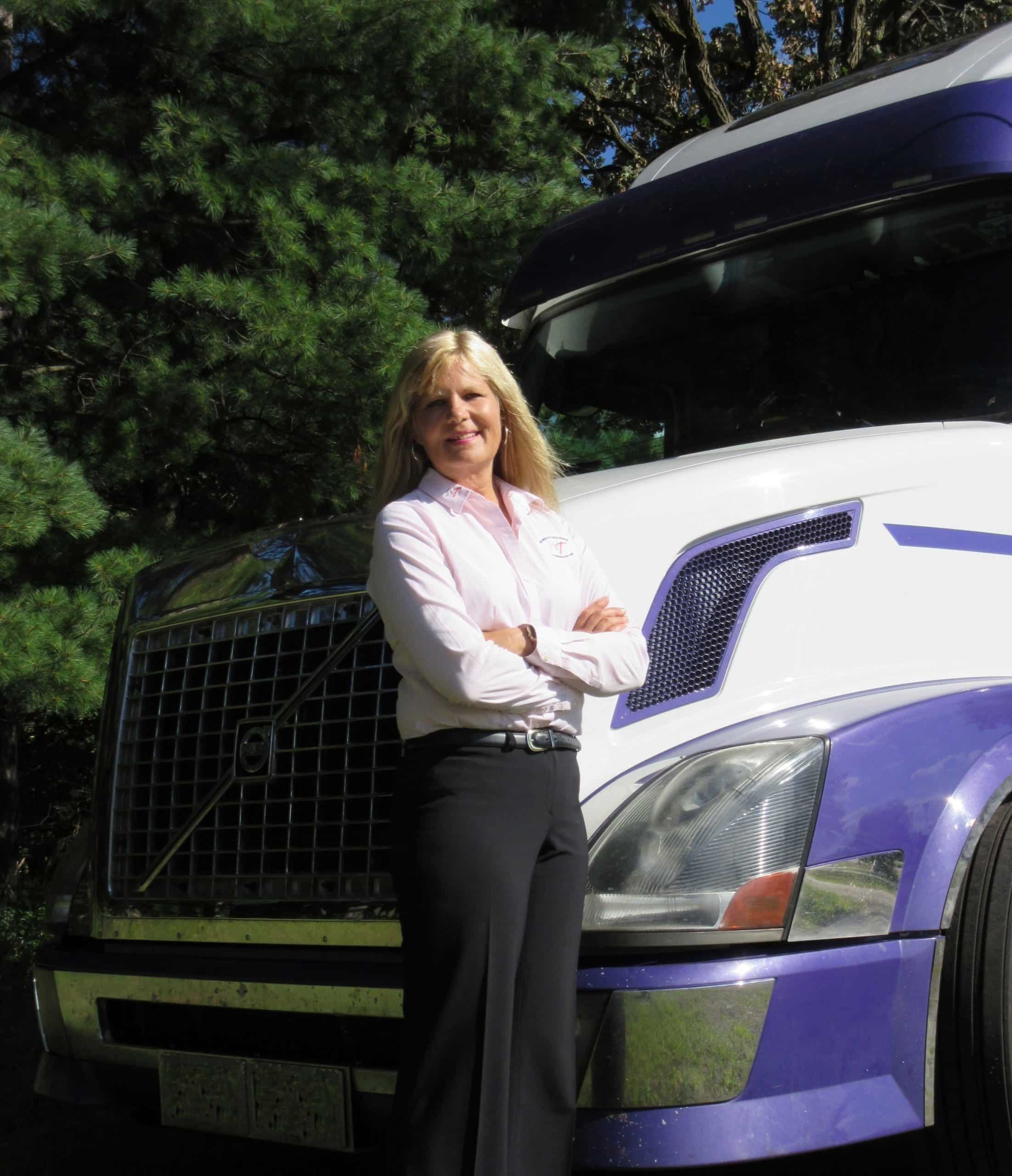 Women in Trucking change la donne pour les femmes camionneurs