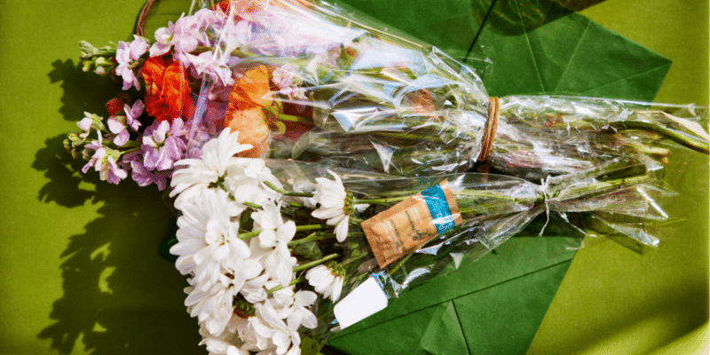 Cómo los transportistas reparten amor con millones de flores en San Valentín