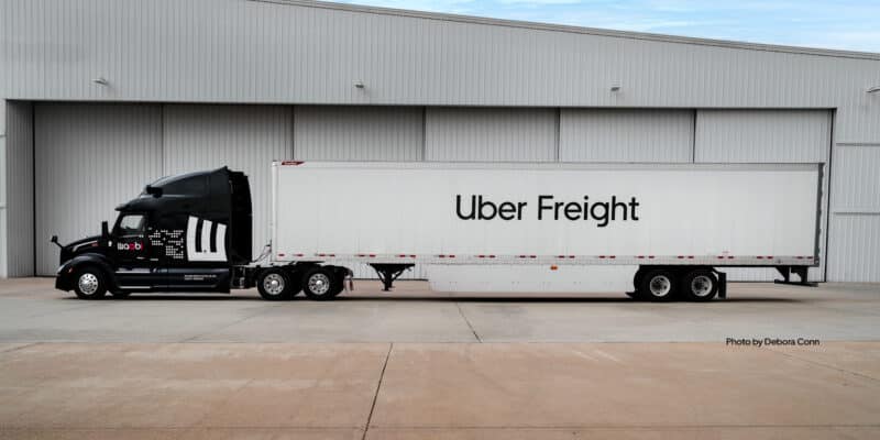 Uber Freight et Waabi présentent la première solution de déploiement de camions autonomes du secteur.