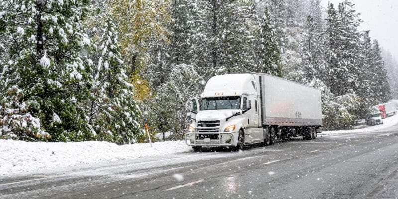 No deje que los planes de paquetería se congelen: cómo afrontan el invierno los principales transportistas de paquetería