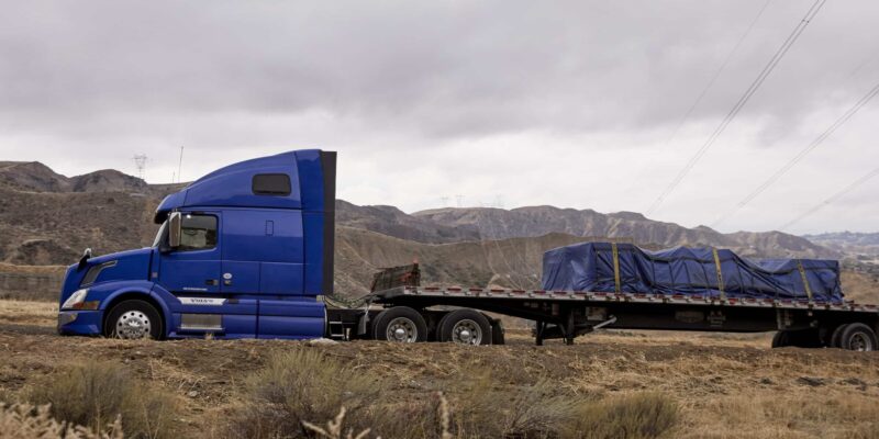 The pros & cons of flatbed trucking