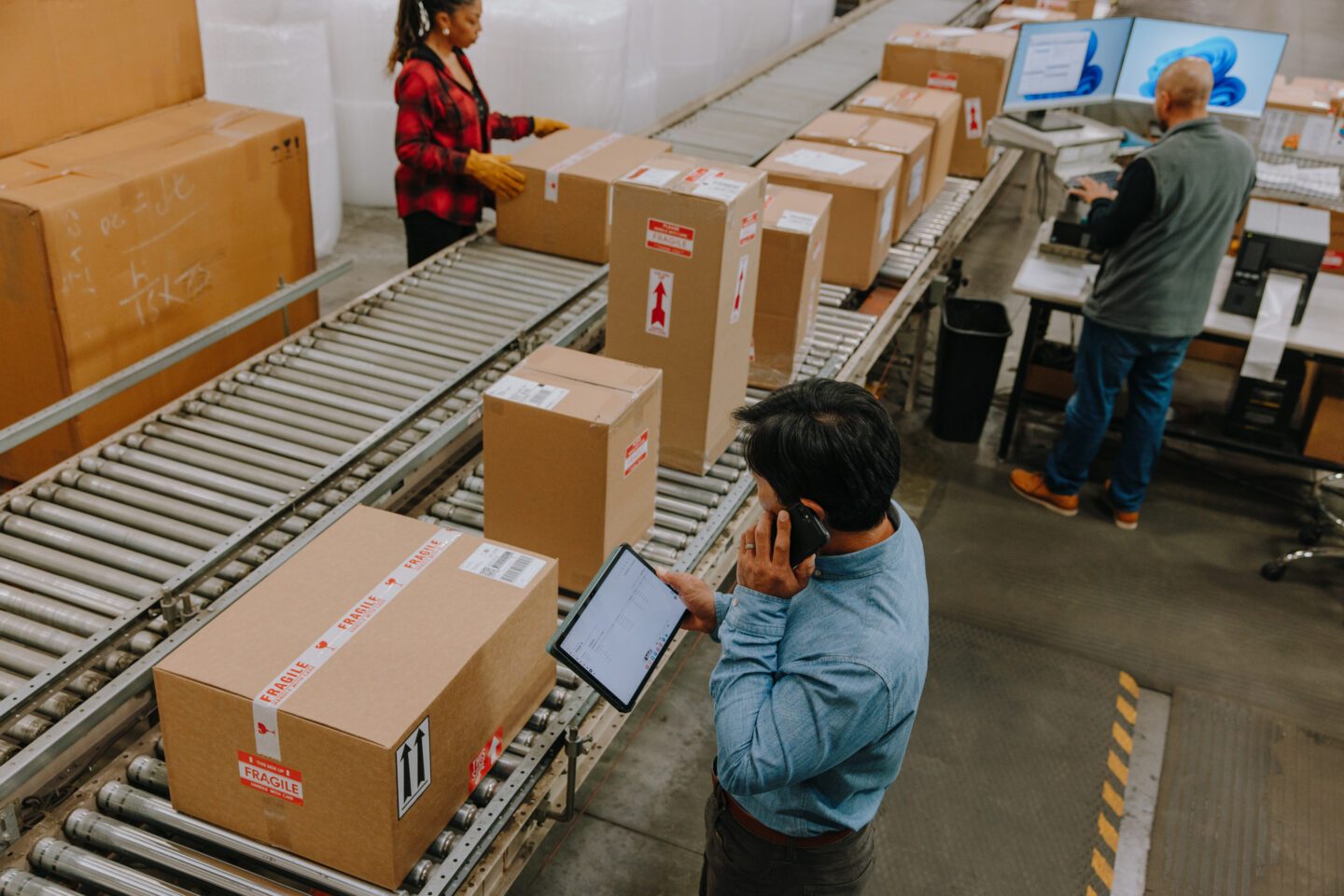 Uniformiser les règles du jeu : Une puissance logistique de niveau entreprise pour les chargeurs de toutes tailles